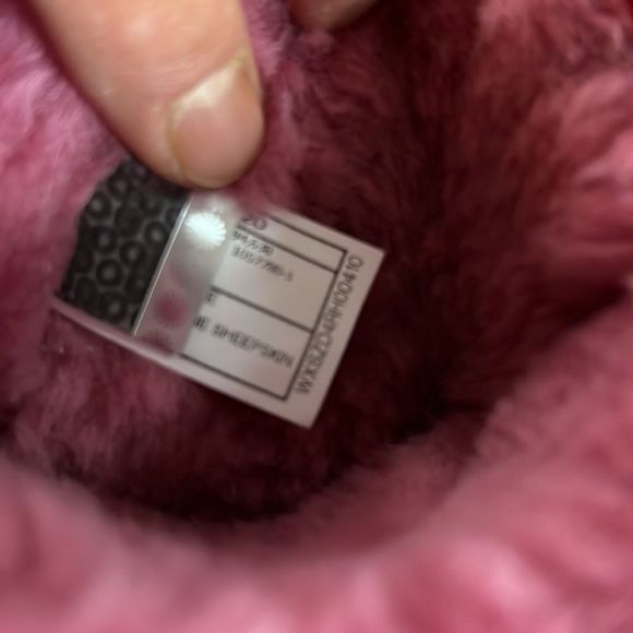 Ugg Red Sequin Sparkle Limited Holiday Edition Boots size 8 in EUC - Picture 7 of 9